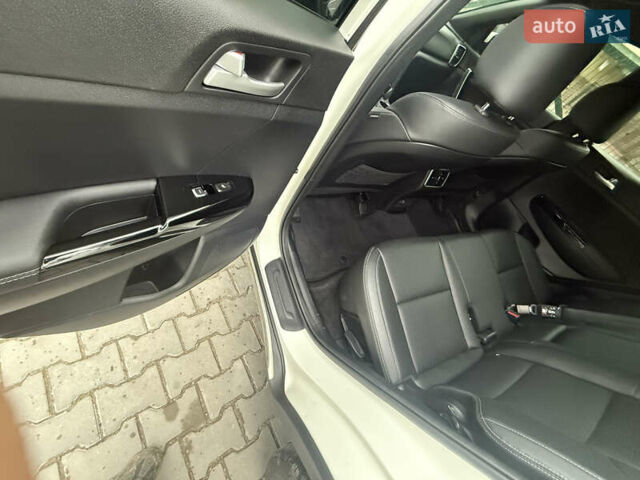 Білий Кіа Sportage, об'ємом двигуна 2 л та пробігом 94 тис. км за 24300 $, фото 12 на Automoto.ua