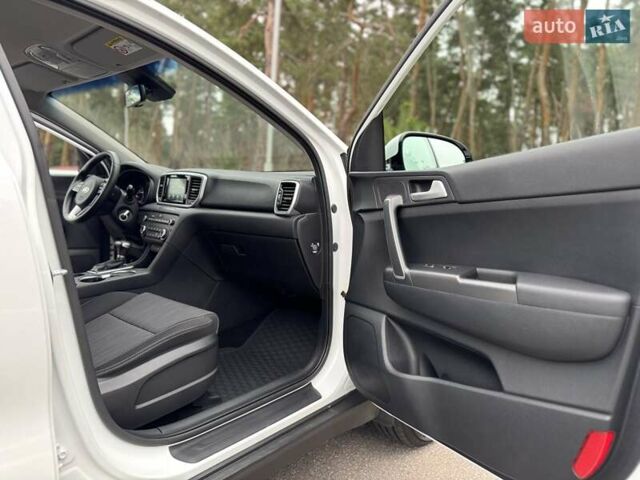 Білий Кіа Sportage, об'ємом двигуна 1.6 л та пробігом 84 тис. км за 20500 $, фото 47 на Automoto.ua