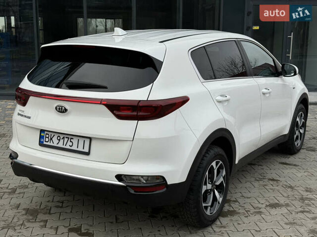 Білий Кіа Sportage, об'ємом двигуна 2.36 л та пробігом 47 тис. км за 17500 $, фото 17 на Automoto.ua