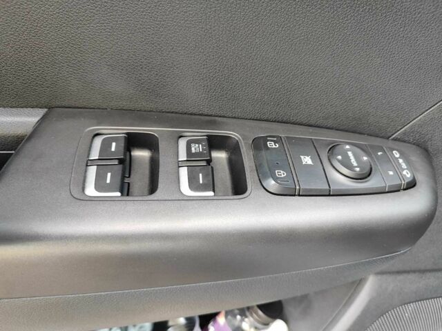 Белый Киа Sportage, объемом двигателя 0 л и пробегом 125 тыс. км за 21590 $, фото 11 на Automoto.ua