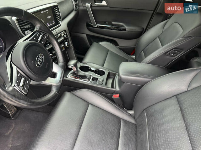 Білий Кіа Sportage, об'ємом двигуна 2 л та пробігом 94 тис. км за 24300 $, фото 17 на Automoto.ua