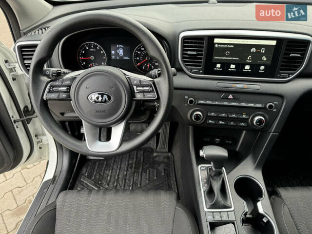 Білий Кіа Sportage, об'ємом двигуна 2.36 л та пробігом 47 тис. км за 17500 $, фото 23 на Automoto.ua