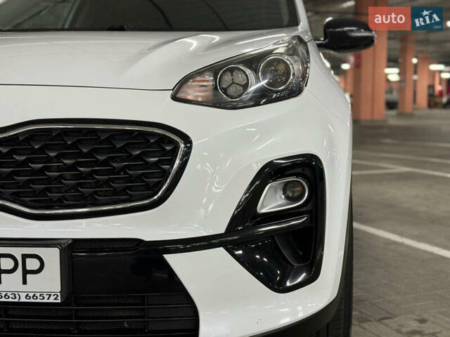 Білий Кіа Sportage, об'ємом двигуна 1.6 л та пробігом 80 тис. км за 21000 $, фото 12 на Automoto.ua