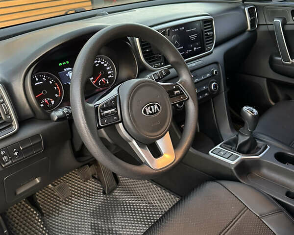 Белый Киа Sportage, объемом двигателя 1.6 л и пробегом 51 тыс. км за 17500 $, фото 12 на Automoto.ua