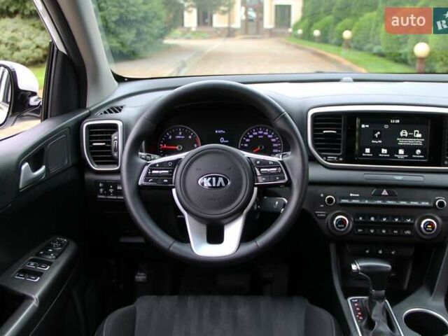 Белый Киа Sportage, объемом двигателя 1.6 л и пробегом 136 тыс. км за 18500 $, фото 25 на Automoto.ua