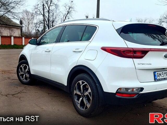 Белый Киа Sportage, объемом двигателя 1.6 л и пробегом 22 тыс. км за 20900 $, фото 1 на Automoto.ua