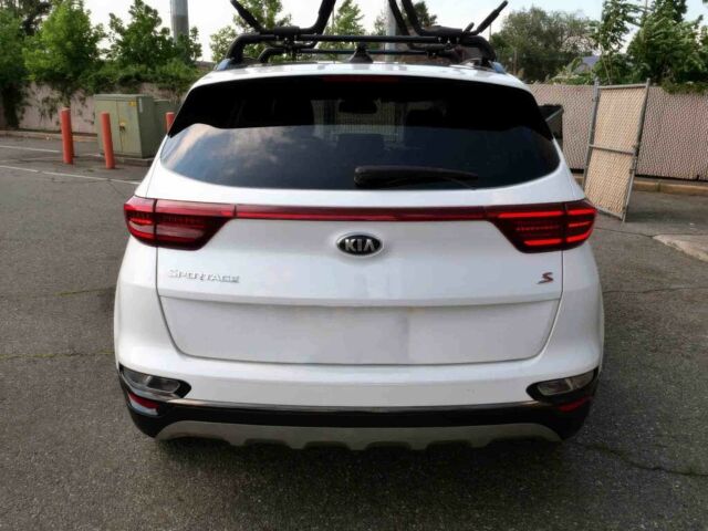Білий Кіа Sportage, об'ємом двигуна 2.4 л та пробігом 45 тис. км за 13000 $, фото 5 на Automoto.ua