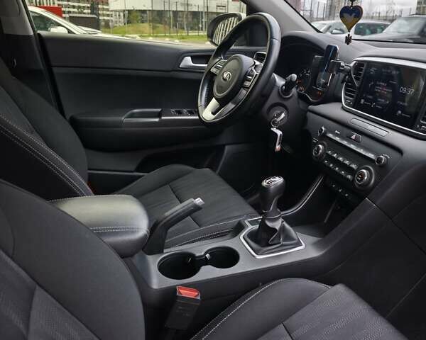 Киа Sportage 2020 в Киеве на Automoto.ua Белый Киа Sportage, объемом двигателя 1.59 л и пробегом 72 тыс. км за 17500 $, фото 8 на Automoto.ua