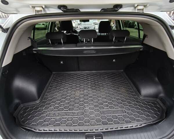 Киа Sportage 2020 в Киеве на Automoto.ua Белый Киа Sportage, объемом двигателя 1.59 л и пробегом 72 тыс. км за 17500 $, фото 16 на Automoto.ua