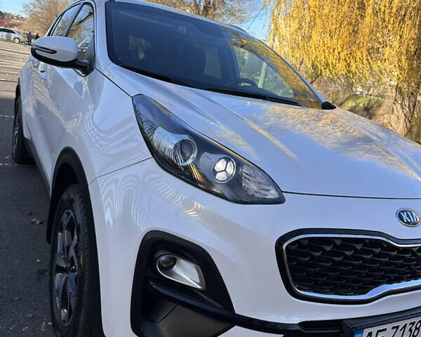 Білий Кіа Sportage, об'ємом двигуна 1.59 л та пробігом 69 тис. км за 17500 $, фото 45 на Automoto.ua