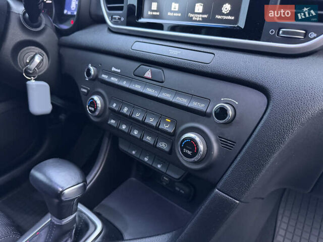 Білий Кіа Sportage, об'ємом двигуна 1.6 л та пробігом 49 тис. км за 18500 $, фото 61 на Automoto.ua