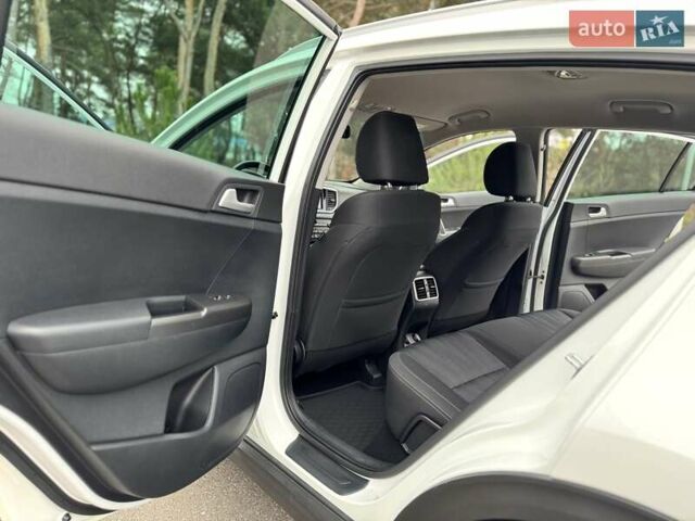 Білий Кіа Sportage, об'ємом двигуна 1.6 л та пробігом 84 тис. км за 20500 $, фото 36 на Automoto.ua