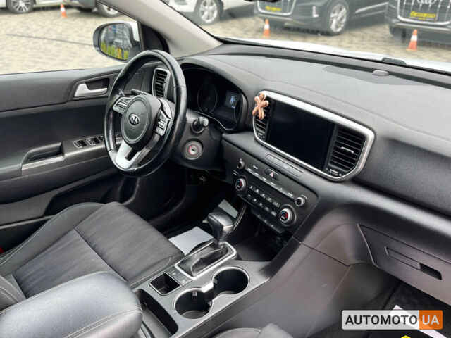 Кіа Sportage 2020 у Мукачеве на Automoto.ua Білий Кіа Sportage, об'ємом двигуна 1.6 л та пробігом 57 тис. км за 20999 $, фото 23 на Automoto.ua