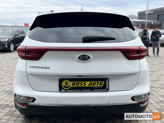 Кіа Sportage 2020 у Мукачеве на Automoto.ua Білий Кіа Sportage, об'ємом двигуна 1.6 л та пробігом 57 тис. км за 20999 $, фото 5 на Automoto.ua