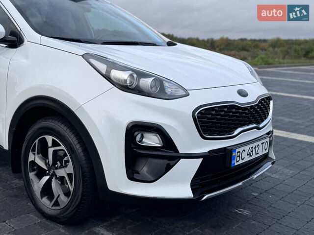 Білий Кіа Sportage, об'ємом двигуна 1.6 л та пробігом 49 тис. км за 18500 $, фото 16 на Automoto.ua