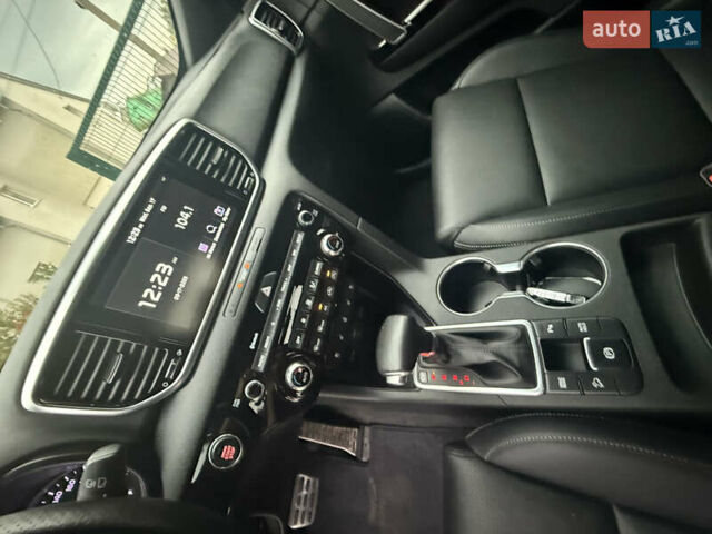 Білий Кіа Sportage, об'ємом двигуна 2 л та пробігом 94 тис. км за 24300 $, фото 15 на Automoto.ua