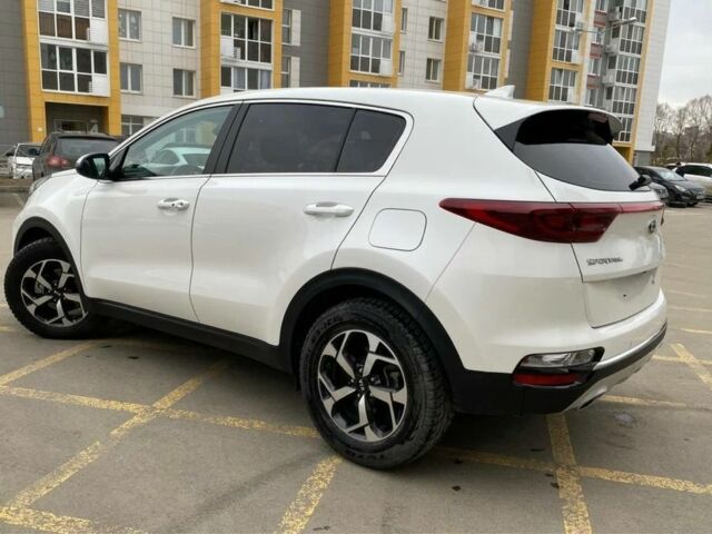 Белый Киа Sportage, объемом двигателя 2 л и пробегом 98 тыс. км за 15200 $, фото 2 на Automoto.ua