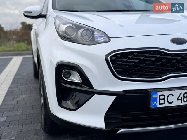 Білий Кіа Sportage, об'ємом двигуна 1.6 л та пробігом 49 тис. км за 18500 $, фото 17 на Automoto.ua