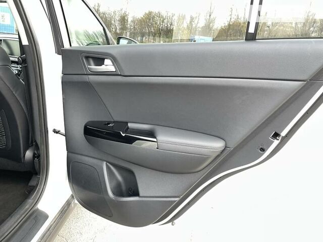 Белый Киа Sportage, объемом двигателя 2.4 л и пробегом 5 тыс. км за 24500 $, фото 32 на Automoto.ua