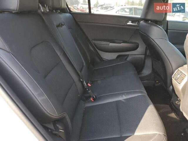 Белый Киа Sportage, объемом двигателя 2.4 л и пробегом 107 тыс. км за 4300 $, фото 9 на Automoto.ua