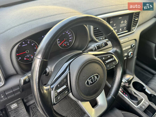 Білий Кіа Sportage, об'ємом двигуна 1.59 л та пробігом 137 тис. км за 16800 $, фото 10 на Automoto.ua