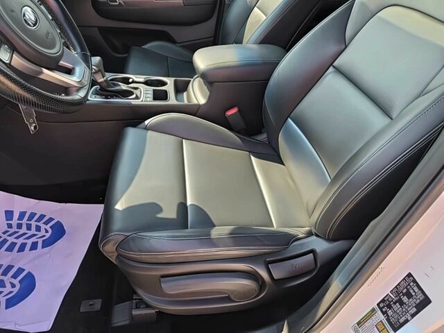 Білий Кіа Sportage, об'ємом двигуна 2.4 л та пробігом 43 тис. км за 13000 $, фото 6 на Automoto.ua