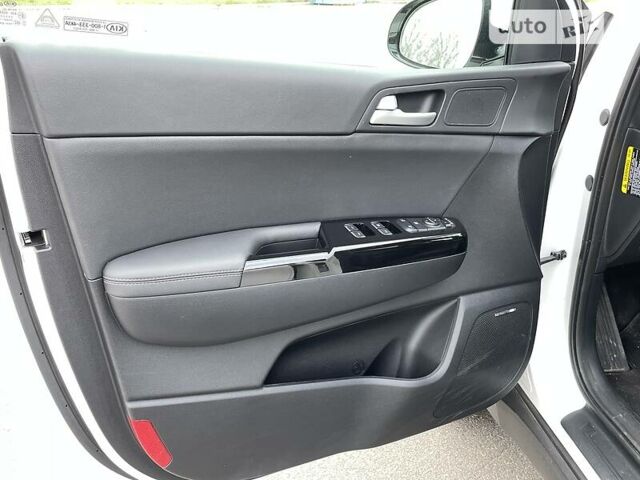 Белый Киа Sportage, объемом двигателя 2.4 л и пробегом 5 тыс. км за 24500 $, фото 24 на Automoto.ua