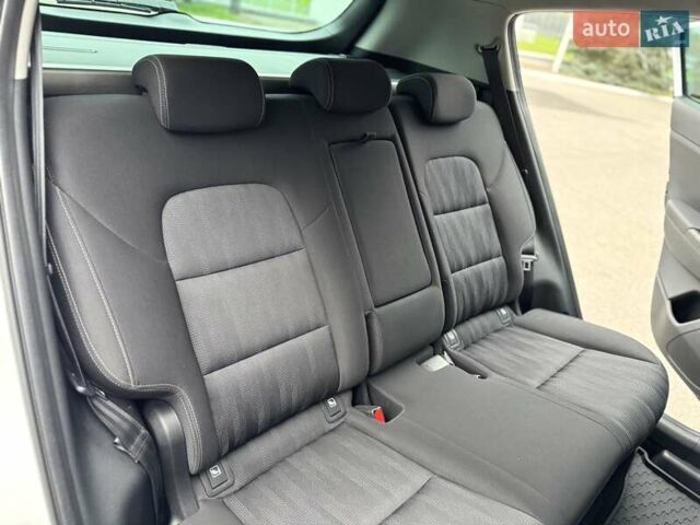 Білий Кіа Sportage, об'ємом двигуна 1.6 л та пробігом 84 тис. км за 20500 $, фото 44 на Automoto.ua
