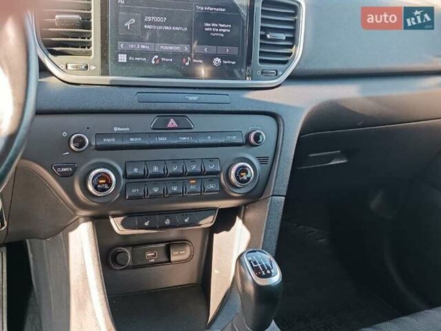 Білий Кіа Sportage, об'ємом двигуна 1.6 л та пробігом 93 тис. км за 18200 $, фото 20 на Automoto.ua