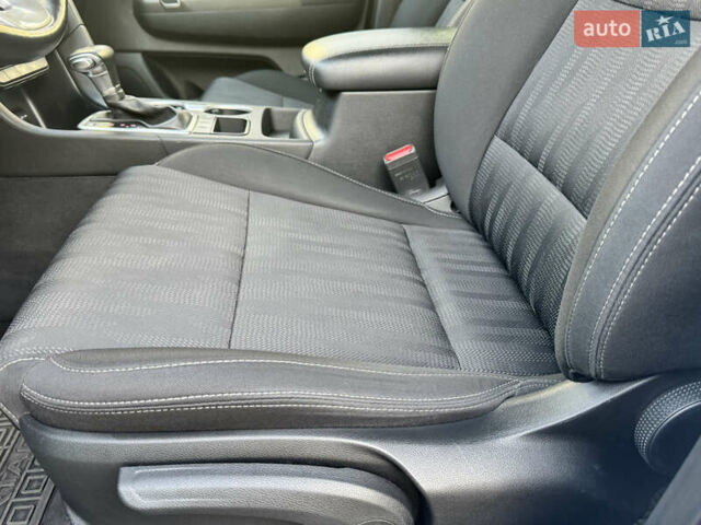 Білий Кіа Sportage, об'ємом двигуна 1.59 л та пробігом 137 тис. км за 16800 $, фото 9 на Automoto.ua