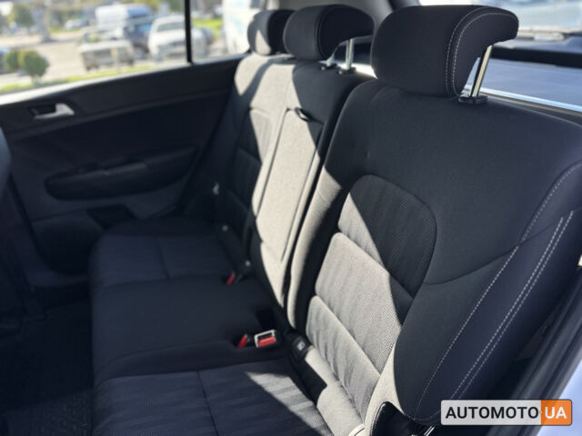 Белый Киа Sportage, объемом двигателя 1.6 л и пробегом 139 тыс. км за 16913 $, фото 15 на Automoto.ua