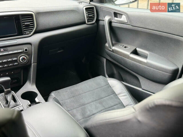 Білий Кіа Sportage, об'ємом двигуна 1.6 л та пробігом 80 тис. км за 21000 $, фото 18 на Automoto.ua