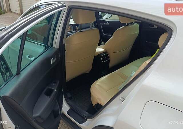Білий Кіа Sportage, об'ємом двигуна 1.59 л та пробігом 50 тис. км за 19500 $, фото 104 на Automoto.ua