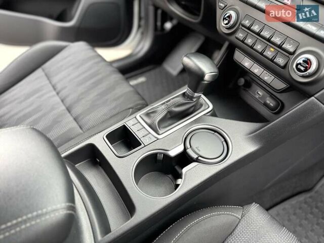 Білий Кіа Sportage, об'ємом двигуна 1.6 л та пробігом 84 тис. км за 20500 $, фото 53 на Automoto.ua