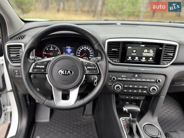 Белый Киа Sportage, объемом двигателя 1.6 л и пробегом 84 тыс. км за 19700 $, фото 27 на Automoto.ua