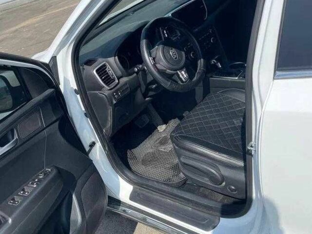 Білий Кіа Sportage, об'ємом двигуна 2.4 л та пробігом 78 тис. км за 15000 $, фото 3 на Automoto.ua