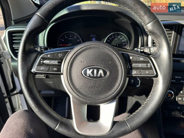 Білий Кіа Sportage, об'ємом двигуна 1.59 л та пробігом 69 тис. км за 17500 $, фото 24 на Automoto.ua