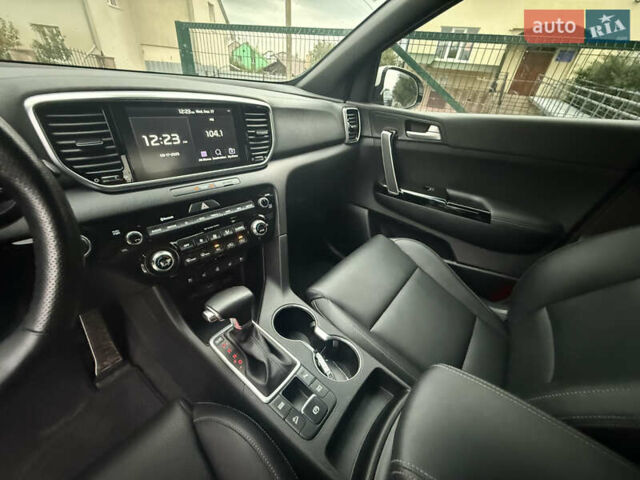 Білий Кіа Sportage, об'ємом двигуна 2 л та пробігом 94 тис. км за 24300 $, фото 16 на Automoto.ua