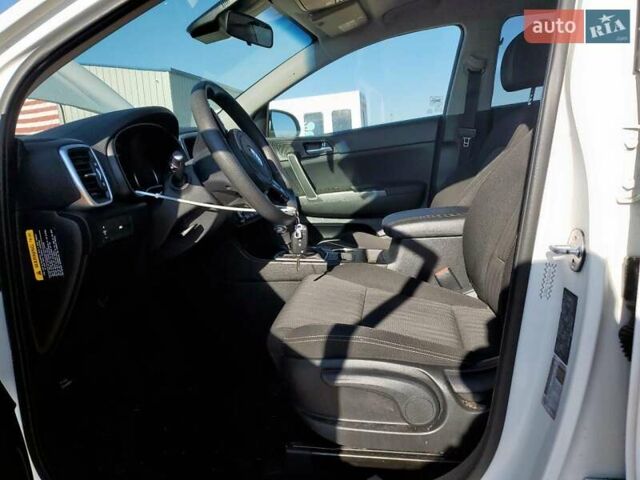 Белый Киа Sportage, объемом двигателя 2.36 л и пробегом 132 тыс. км за 3200 $, фото 6 на Automoto.ua