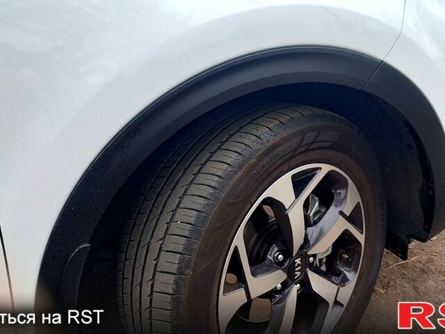 Белый Киа Sportage, объемом двигателя 1.6 л и пробегом 22 тыс. км за 20900 $, фото 5 на Automoto.ua