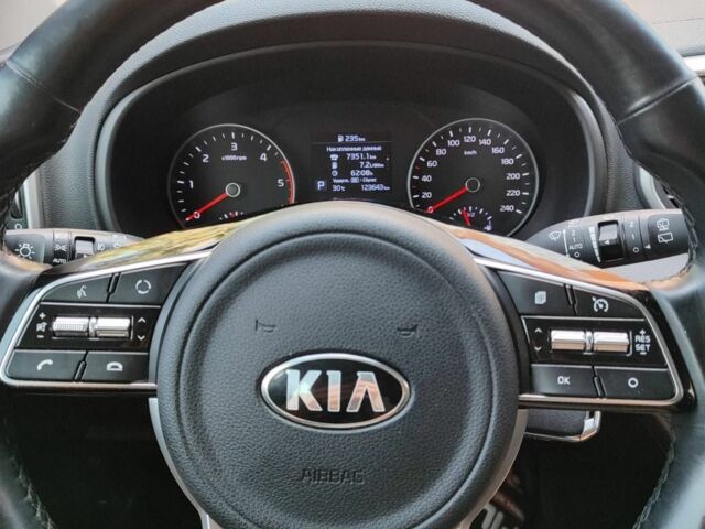 Белый Киа Sportage, объемом двигателя 0 л и пробегом 125 тыс. км за 21590 $, фото 2 на Automoto.ua