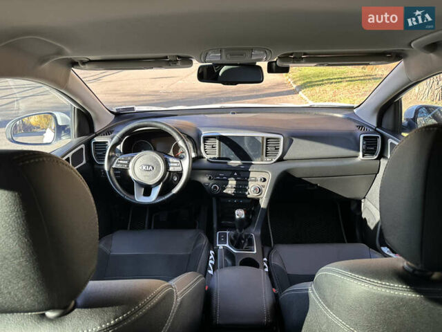 Білий Кіа Sportage, об'ємом двигуна 1.59 л та пробігом 69 тис. км за 17500 $, фото 34 на Automoto.ua