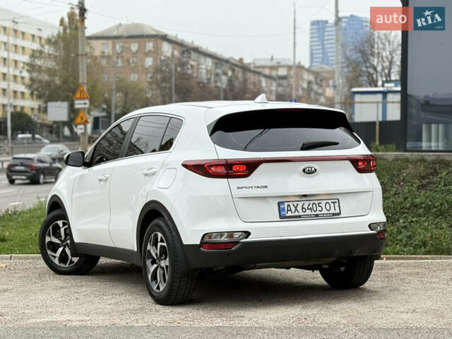 Білий Кіа Sportage, об'ємом двигуна 1.59 л та пробігом 105 тис. км за 17300 $, фото 8 на Automoto.ua