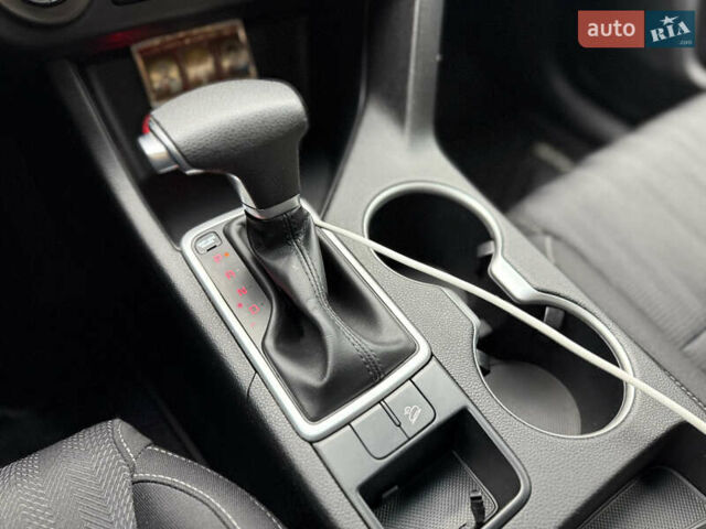 Білий Кіа Sportage, об'ємом двигуна 1.59 л та пробігом 105 тис. км за 17300 $, фото 14 на Automoto.ua