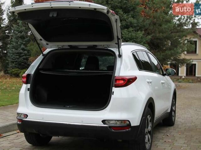 Белый Киа Sportage, объемом двигателя 1.6 л и пробегом 136 тыс. км за 18500 $, фото 6 на Automoto.ua