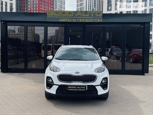 Белый Киа Sportage, объемом двигателя 1.6 л и пробегом 43 тыс. км за 23999 $, фото 1 на Automoto.ua