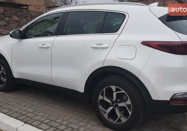 Белый Киа Sportage, объемом двигателя 1.59 л и пробегом 22 тыс. км за 20900 $, фото 35 на Automoto.ua