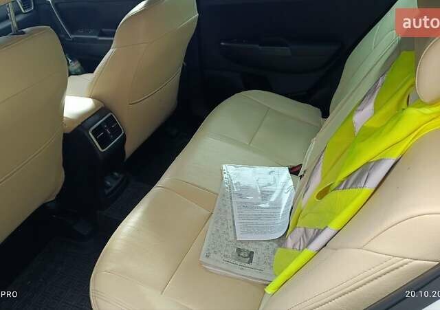 Білий Кіа Sportage, об'ємом двигуна 1.59 л та пробігом 50 тис. км за 19500 $, фото 107 на Automoto.ua
