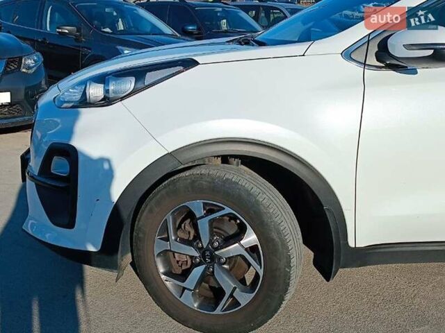 Білий Кіа Sportage, об'ємом двигуна 1.6 л та пробігом 93 тис. км за 18200 $, фото 3 на Automoto.ua
