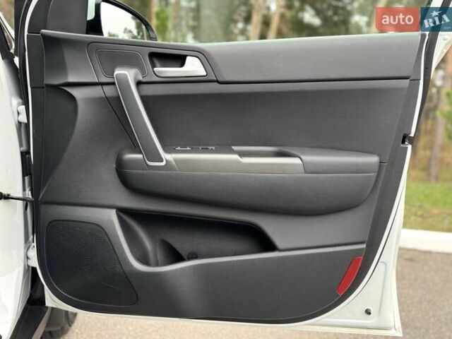 Білий Кіа Sportage, об'ємом двигуна 1.6 л та пробігом 84 тис. км за 20500 $, фото 48 на Automoto.ua